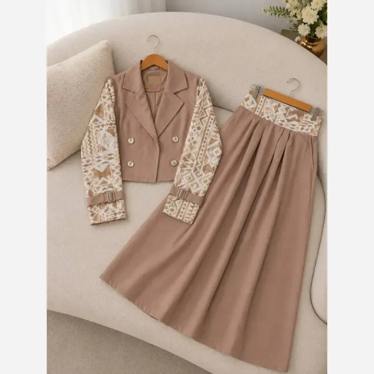 کت و دامن زنانه مدل یلدا جنس شانتون درجه یک رنگبندی متنوع سایزبندی